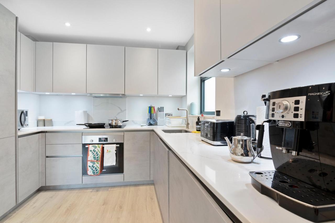Spacious, 3 Bedroom, 2 Bathroom, Surbiton Kültér fotó