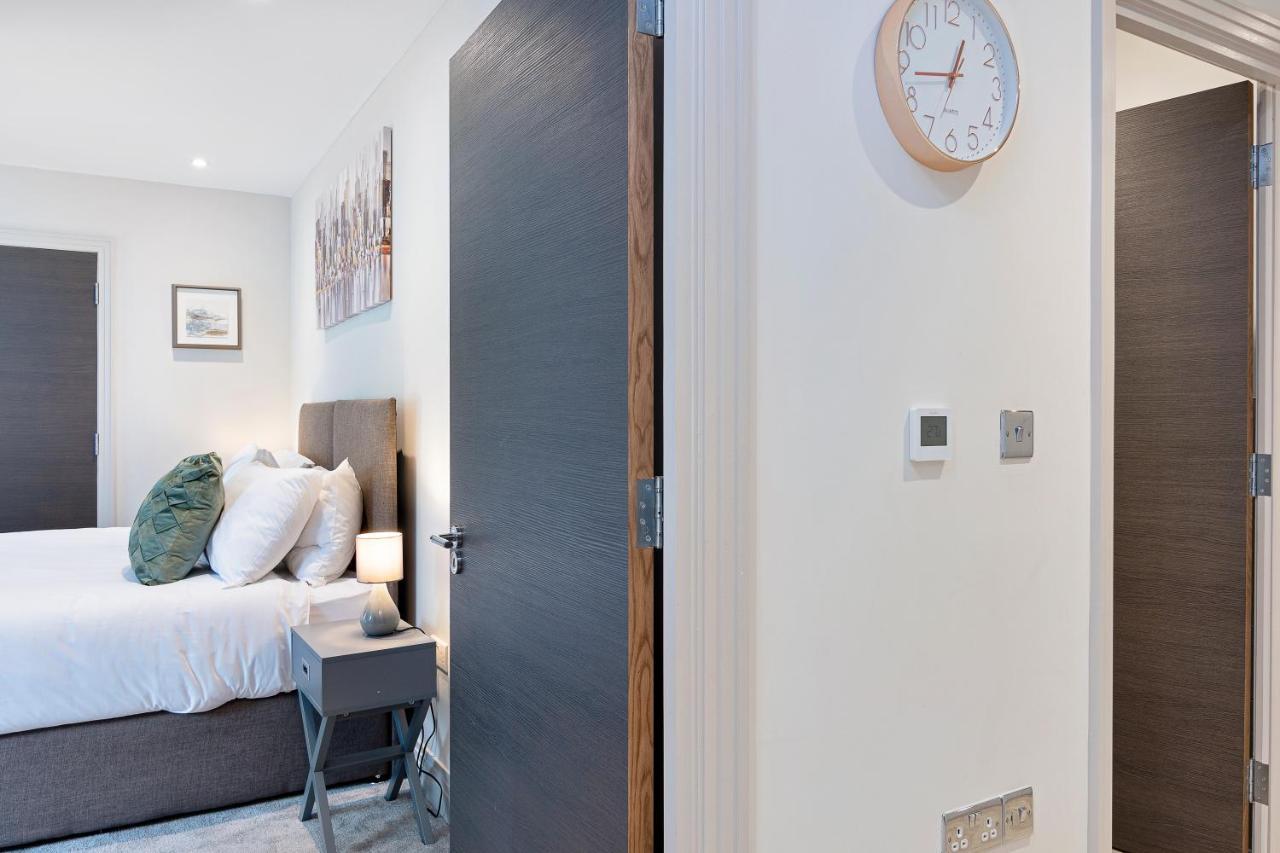 Spacious, 3 Bedroom, 2 Bathroom, Surbiton Kültér fotó